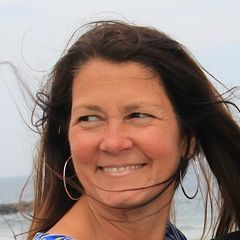 Michelle Anne Maria Dejager, Kinnelon resident and Sales Associate
