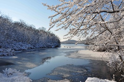Smoke Rise Lake in winter