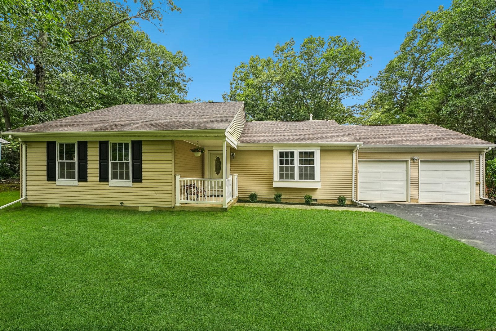 2149 Holly Hill Rd, Manchester NJ front exterior